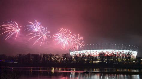 Och! Shakira's Rhythm Strikes Warsaw: A Colombian Fiesta Explodes at the National Stadium!